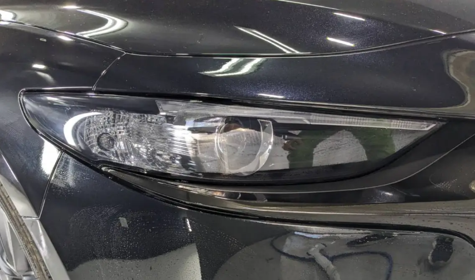 プロテクションフィルム施工後のヘッドライト